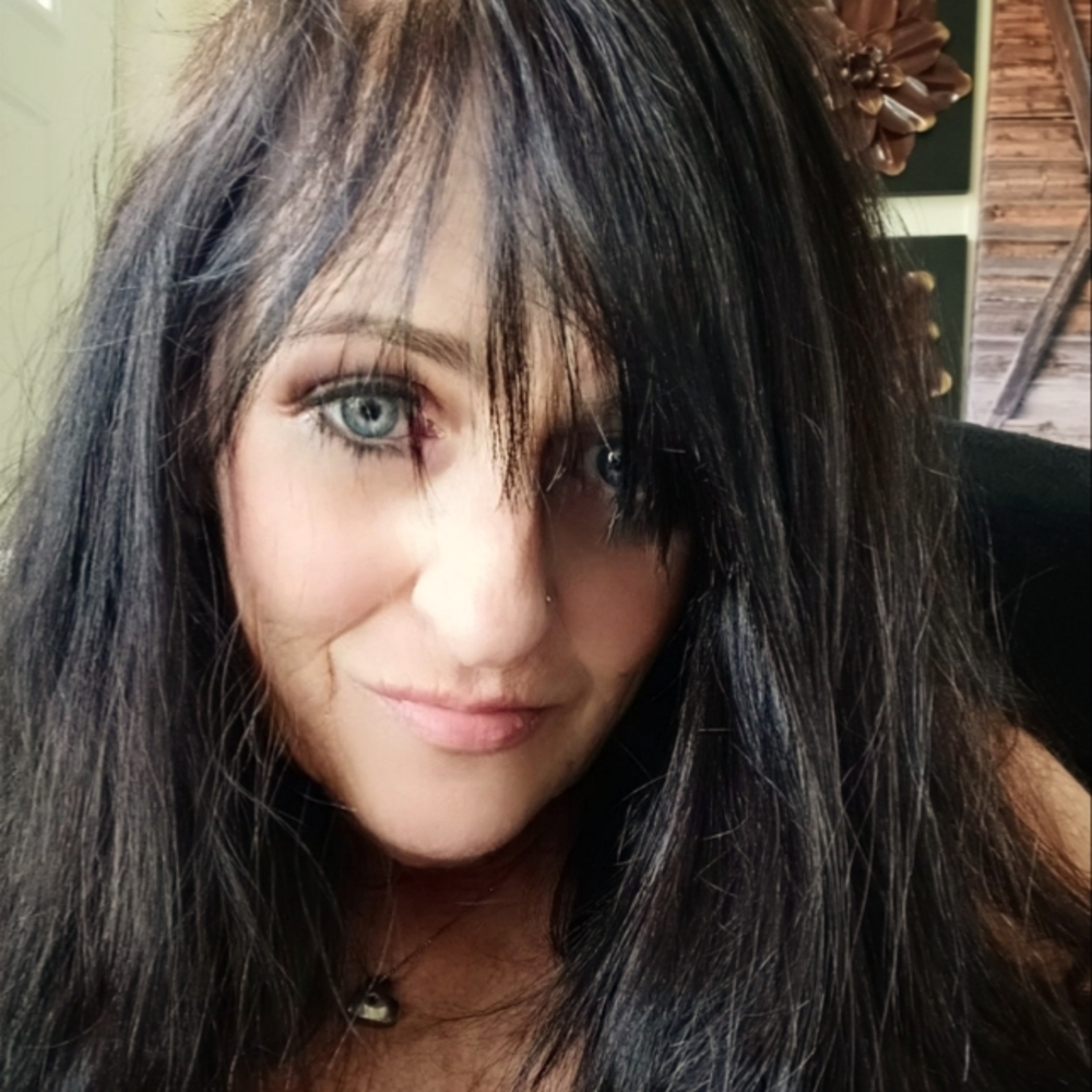 Meet your Posher, Carissa
